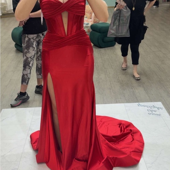Stunning Red Strapless Gown/ Prom - Picture 2 of 5